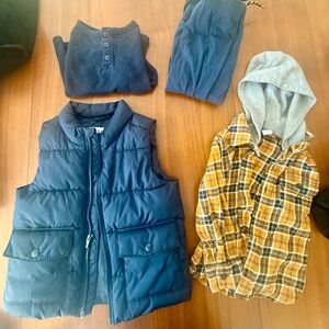Old Navy Navy Blue Puffer Vest for Kids